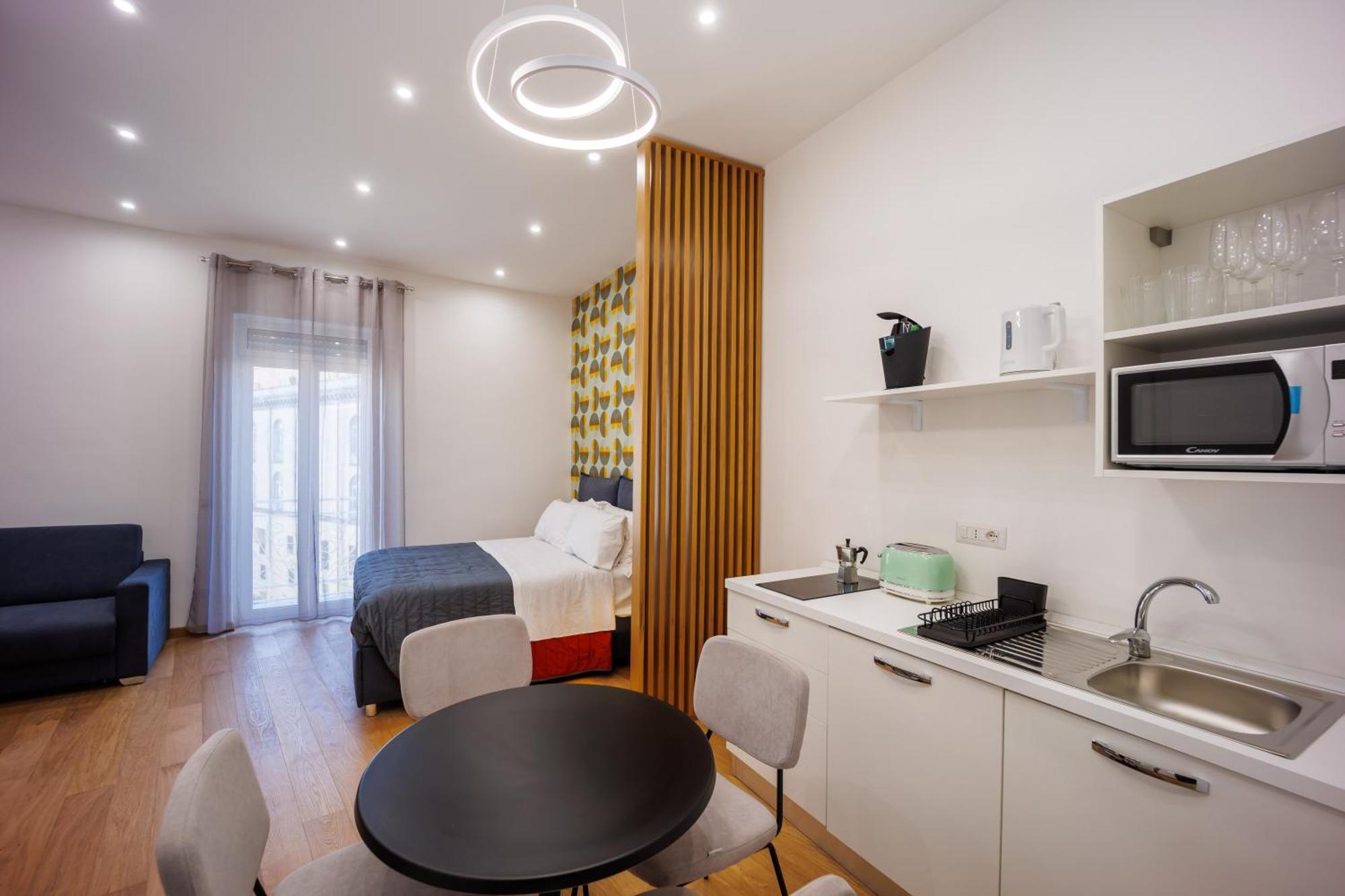 House In Decumani Yellow By Houseinnaples Napoli