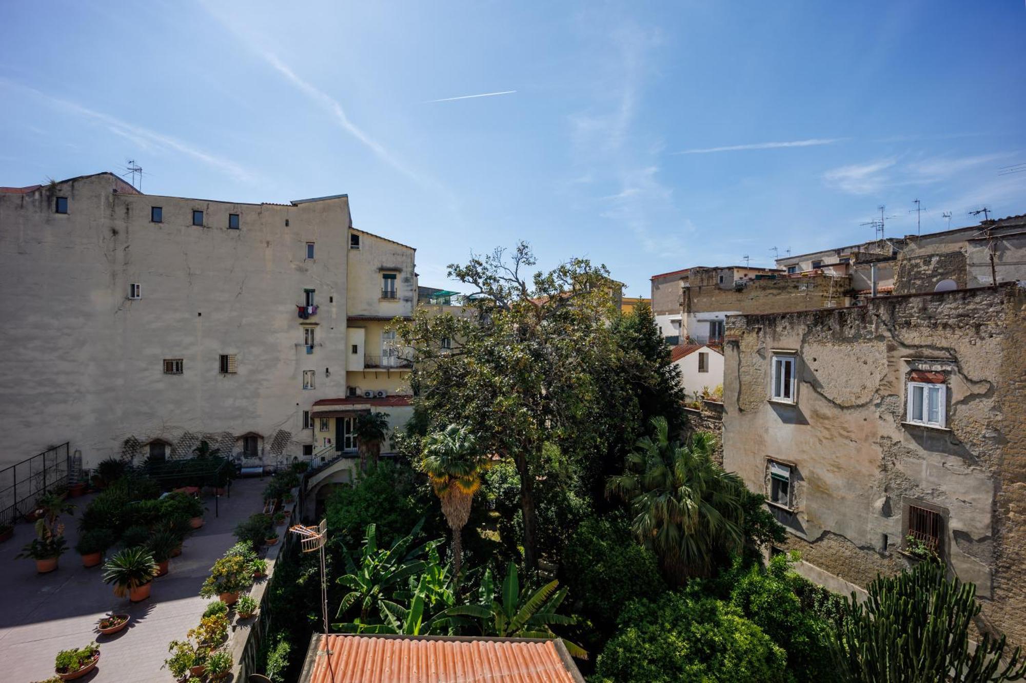 Appartamento House In Decumani Yellow By Houseinnaples Napoli